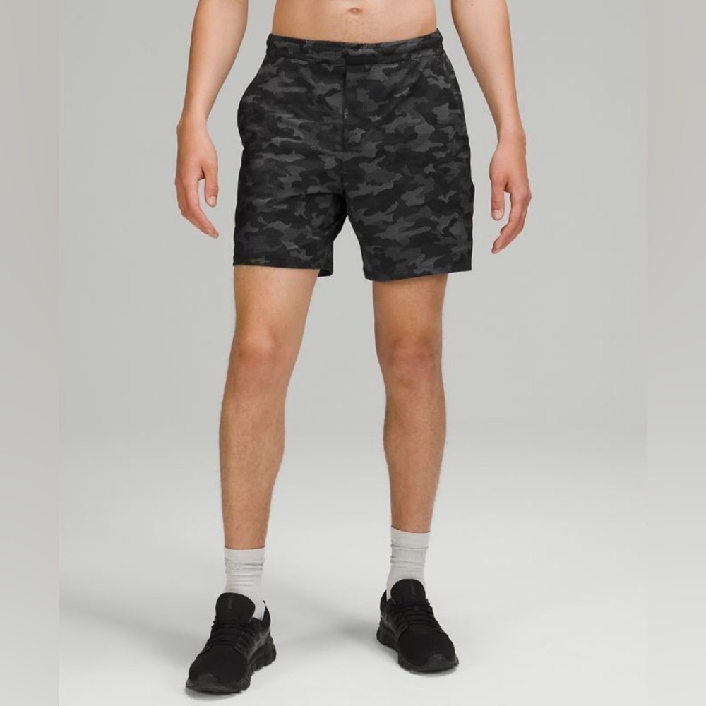 Lululemon Pace Breaker Short 7" in black/grey camo - size XXL